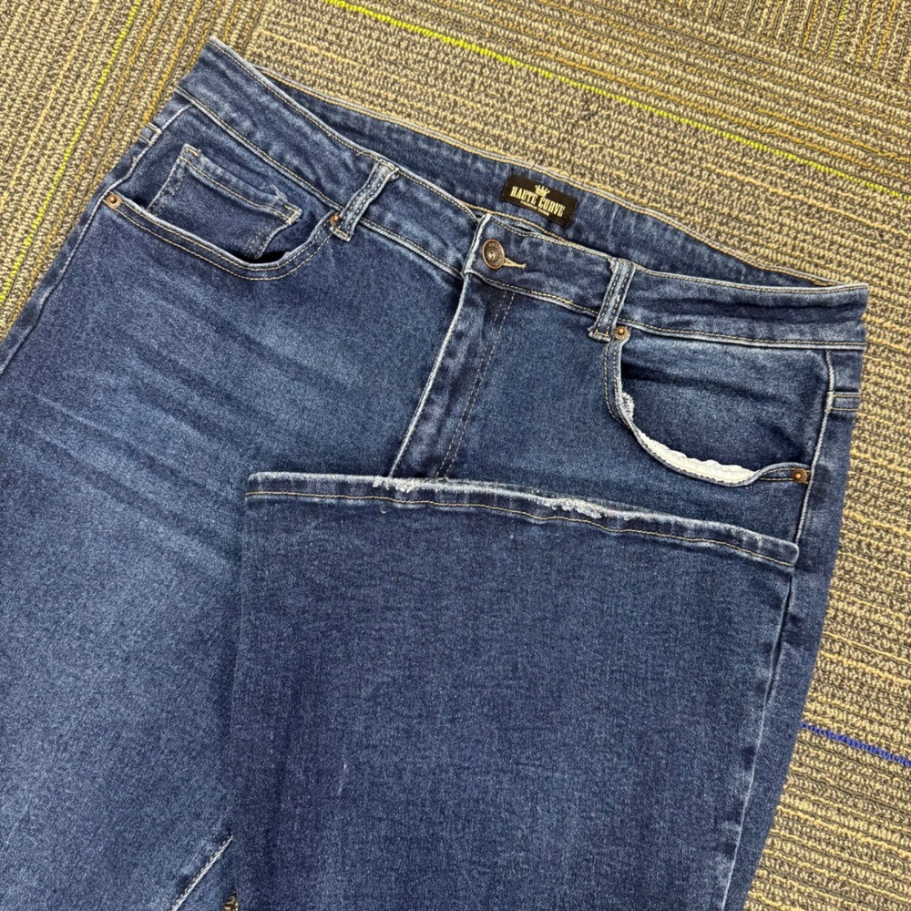 Haute Curve Women's Flare Leg‎ Jeans Premium Denim Dark Wash Size 22